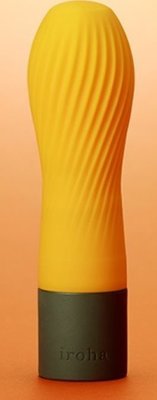 Оранжевый рифленый мини-вибратор IROHA ZEN YUZUCHA - 12,7 см.  Цена 8 874 руб. Длина: 12.7 см. Диаметр: 3.3 см. Новинка от компании TENGA, серия вибраторов IROHA ZEN в трёх нежных весенних оттенках! Вибратор Yuzucha оранжевого цвета из невероятно мягкого и приятного на ощупь силикона с пылезащитным покрытием Iroha Soft-Touch. Плавно закрученная по всей длине, ребристая поверхность для чувственной стимуляции и несравнимых ощущений. 3 уровня интенсивности вибрации + пульсирующий режим, простое управление при помощи одной кнопки на основании игрушки. Вибратор полностью водонипроницаемый, работает от батареек. Оформлен в изящную, презентабельную коробку. Страна: Япония. Материал: силикон. Батарейки: 2 шт., тип AAA.