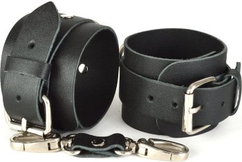 Черные кожаные наручники с пряжками IDEAL