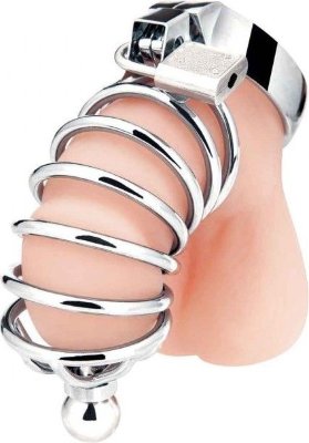 Серебристая клетка для члена Urethral Play Cage  Цена 12 607 руб. Металлическая клетка для пениса с уретральным зондом, ограничивающая возбуждение. При ношении клетки Urethral Play Cage владелец может почувствовать, как отрицание ощущений усиливает возбуждение до взрывоопасных новых уровней. Благодаря отдельному кольцу, которое можно носить вокруг яичек, это приспособление для целомудрия обеспечивает усиление эротических ощущений. Прочно зафиксируйте устройство на месте с помощью прилагаемого замка, чтобы клетка надежно захватывала фаллос. Замок и ключ в комплекте. Страна: США. Материал: металл.