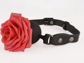 Черный кляп-шар с розой