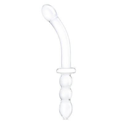 Изогнутый стеклянный фаллоимитатор 12’’ Girthy Ribbed G-Spot Glass Dildo With Handle Grip Double Ended - 30 см. Длина: 3 см. Окунитесь в мир удовольствий с стеклянным двенадцатидюймового дилдо Glas Girthy Ribbed G-Spot, который имеет два конца четкой формы, способные удовлетворить любые ваши потребности. Гладкий изогнутый конец имеет каплевидный наконечник для нацеливания и воздействия на точку G. На противоположном конце серия чувственных бусин усиливает ваши ощущения, обещая волны чувственного удовольствия. Эта часть отлично подойдет для анальной стимуляции. Эта стеклянная игрушка, изготовленная из безопасного для тела гипоаллергенного стекла, легко чистится, обеспечивая удобство и гигиену, а гигиеничный материал также можно использовать для температурных игр, ожидающих вашего исследования — просто нагрейте или охладите фаллоимитатор, чтобы расширить свои сенсорные приключения. Длина вагинальной части - 16 см, диаметр - 3,4 см. Длина анальной части - 11 см. Страна: США. Материал: стекло.