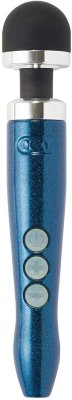 Синий беспроводной вибратор Doxy Die Cast 3R Rechargeable Wand - 28 см. Длина: 28 см. Диаметр: 4.5 см. Doxy Die Cast 3r USB Rechargeable Massager - массажёр, который с одинаковым успехом снимает усталость после трудового дня и доставляет яркие оргазмы. Это беспроводная версия, позволяющая насладиться массажем в любой комфортной локации. У стимулятора изысканный дизайн, но в погоне за красивым внешним видом, производители не снизили удобство использования игрушки. Головка выполнена из качественного силикона, её прикосновение очень приятно для кожи. Если вам будет недостаточно клиторальной стимуляции, то можно докупить специальные насадки, которые расширят границы использования. Управление простое и интуитивно понятное. Всего три кнопки. Их легко найти на корпусе. Заряжается игрушка от любого устройства с USB-портом. Массажёр мощный. Всего два варианта вибрации и десять скоростей – этого достаточно, чтобы получить оргазм очень быстро. Страна: Великобритания. Материал: силикон. Батарейки: встроенный аккумулятор.