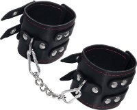 Черные кожаные наручники с двумя ремнями и контрастной строчкой