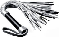 Серебристая плетка Struggle My Flogger с черной ручкой - 45 см.