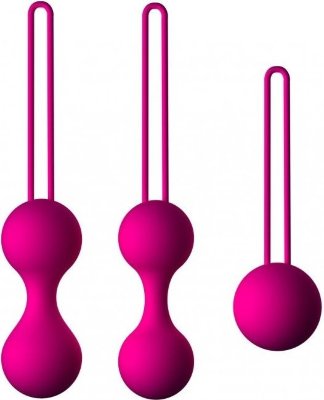Набор из 3 вагинальных шариков Кегеля розового цвета  Цена 6 825 руб. Тренажер для вагинальных мышц – современная модификация шариков Кегеля, предназначенных для укрепления мышц промежности и влагалища. Слабость тазовой мускулатуры – главная причина опущения влагалища и матки. Набор состоит из 3 тренажеров Кегеля. Все шарики выполнены из безопасного приятного на ощупь бархатистого силикона, внутри шариков дополнительный утяжелитель, который создает смещенный центр тяжести. Тренировка влагалищных мышц позволяет не только испытывать более яркие ощущения при половом контакте, но и подготовиться к рождению малыша, сократить период послеродового восстановления, продлить и укрепить женское здоровье. На тренажерах удобный силиконовый шнур для извлечения. Диаметр больших двойных шариков - 3,5 см., вес - 35 гр. Диаметр малых двойных шариков - 3 см., вес - 55 гр. Диаметр одинарного шарика - 3,2 см., вес - 65 гр. Страна: Китай. Материал: силикон.