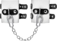 Бело-черные наручники с двумя ремешками и люверсами