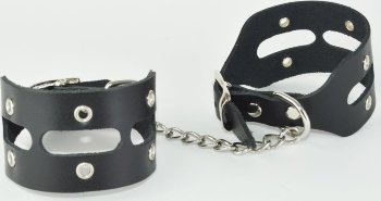 Черные кожаные наручники Лира