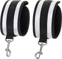 Серебристо-черные наручники Anonymo