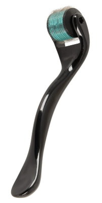 Черное колесо Вартенберга Micro Pinwheel - 13,4 см.  Цена 4 020 руб. Длина: 13.4 см. Маленькое, удобное в использовании черное колесо Вартенберга из коллекции fetish. Оно прокатывается по коже нежно или с большим нажимом и обеспечивает либо нежное стимулирующее ощущение, либо интенсивную, приятную боль. 9 колес с 250 маленькими шипами можно использовать по всему телу. Это многорядное колесо легко держать благодаря ее короткой волнистой ручке, а также легко направлять по телу. Колесо изготовлено ​​из нержавеющей стали и поликарбоната, что означает, что оно очень прочное и легко чистится. Диаметр колеса - 2,4 см. Длина шипов - 2 мм. Страна: Германия. Материал: металл, пластик.