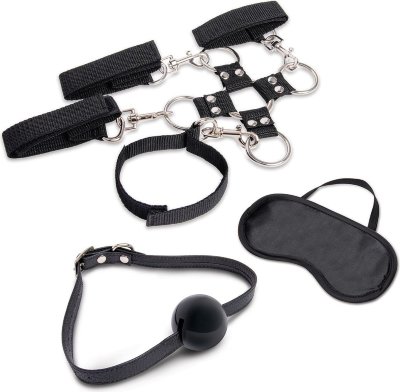 Набор для фиксации из 7 предметов Hogtie Ball Gag Kit Набор от Lux Fetish, состоящий из 7 предметов, представляет собой комплексный и универсальный набор для бондажа, который станет идеальным введением в страстную игру в бондаж. В этот универсальный комплект входят четыре регулируемых манжеты, соединитель для манжет-фиксаторов, кляп с силиконовым шаром и маска для глаз, все те необходимые предметы для захватывающего и чувственного приключения. Четыре регулируемые манжеты созданы с учетом комфорта и долговечности, обеспечивая надежную и мягкую посадку на запястьях и лодыжках. Соединитель для ремня позволяет использовать различные положения фиксации, предлагая безграничные возможности для реализации ваших фантазий. Кляп-шарик изготовлен из безопасного для тела нетоксичного материала, который обеспечивает удобное, но эффективное удержание, обеспечивая четкое общение и согласие. Атласная маска для глаз добавляет элемент таинственности и предвкушения, обостряя чувства и усиливая прикосновения. Страна: Китай. Материал: поливинилхлорид (ПВХ, PVC).