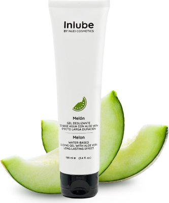 Лубрикант на водной основе Nuei Inlube с алоэ вера и ароматом дыни - 100 мл. Inlube - интимный лубрикант на водной основе с гелевой текстурой обеспечивает максимально длительное скольжение и естественные ощущения. Роскошное шелковистое прикосновение и эксклюзивная формула гелей Inlube удивят вас своим длительным эффектом. Лубрикант содержит в своем составе алоэ вера, которое оказывает смягчающее и успокаивающее действие для лучшего ухода за интимными зонами. А также обладает интенсивным и соблазнительным ароматом дыни, не оставляющим послевкусия. Веганская формула на водной основе не содержит парабенов, сахара и глютена. Нанесите Inlube de Nuei на руку или интимную область и аккуратно распределите. Вы можете применять его повторно столько раз, сколько пожелаете. вода, глицерин, сок листьев алоэ барбаденсис, ароматизатор, гидроксиэтилцеллюлоза, бензоат натрия, сорбат калия, цитрат натрия, лимонная кислота, сахарин натрия, фосфат динатрия, полисорбат 60. , фосфат натрия, динатрий ЭДТА. Страна: Испания. Объем: 100 мл.