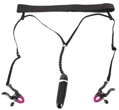 Женские вибростринги с зажимами для половых губ Spreader String with Vibrator Этот инновационный аксессуар сочетает в себе элементы нижнего белья и интимного стимулятора. Он представляет собой стринги с регулируемыми зажимами, которые аккуратно растягивают половые губы, обнажая клитор для более интенсивной стимуляции. Встроенный вибратор с регулируемой интенсивностью вибрации усиливает ощущения, а ряд стимулирующих бусин дополнительно массирует интимные зоны. Гибкая посадка: талия от 61 до 177 см. Материалы: PET, полиамид, эластан, железо, ABS, силикон, пластик, сталь, акрил. Длина виброяйца - 8,6 см, диаметр - 2,1 см. Страна: Китай. Батарейки: есть в комплекте.