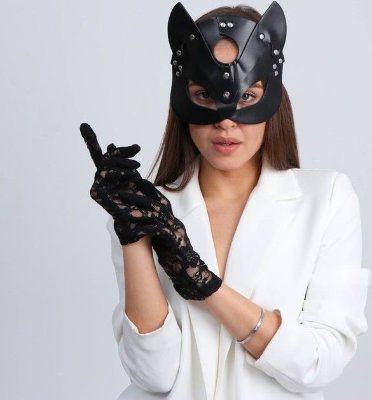 Карнавальный набор «Давай поиграем?»  Цена 1 438 руб. Карнавальный набор «Давай поиграем?» Изящная маска и перчатки добавят образу пикантности. В комплекте: маска, перчатки. Страна: Китай. Материал: текстиль.
