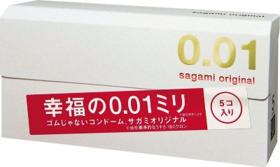 Супер тонкие презервативы Sagami Original 0.01 - 5 шт.  Цена 5 190 руб. Длина: 17 см. Презервативы из полиуретана в среднем в 3-4 раза тоньше, и в 3-6 раз прочнее, чем обычные латексные презервативы. 0.01 — это новое (третье) поколение полиуретановых презервативов Sagami Оriginal. Реальная толщина стенки презерватива теперь в шесть раз тоньше человеческого волоса! Отличная теплопроводность и гладкость поверхности, в результате, тепло партнера передается так, как если бы презерватива вообще не было. Полиуретан является биосовместимым материалом, но не содержит протеинов, как латекс, и идеально подходит в случае аллергии на протеины. Если очень коротко, то Sagami Original — это практически неощутимые и самые надежные презервативы в мире. В упаковке - 5 шт. Толщина стенки - 0,01 мм. Номинальная ширина - 55 мм. Страна: Япония. Материал: полиуретан. Объем: 5 шт.
