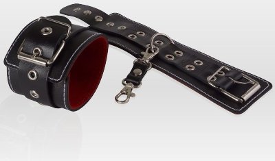 Чёрные кожаные наручники с контрастной строчкой и красной изнанкой  Цена 2 886 руб. Чёрные кожаные наручники с контрастной строчкой и красной изнанкой. Страна: Россия. Материал: натуральная кожа.