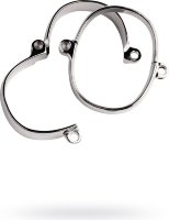 Металлические наручники на замке