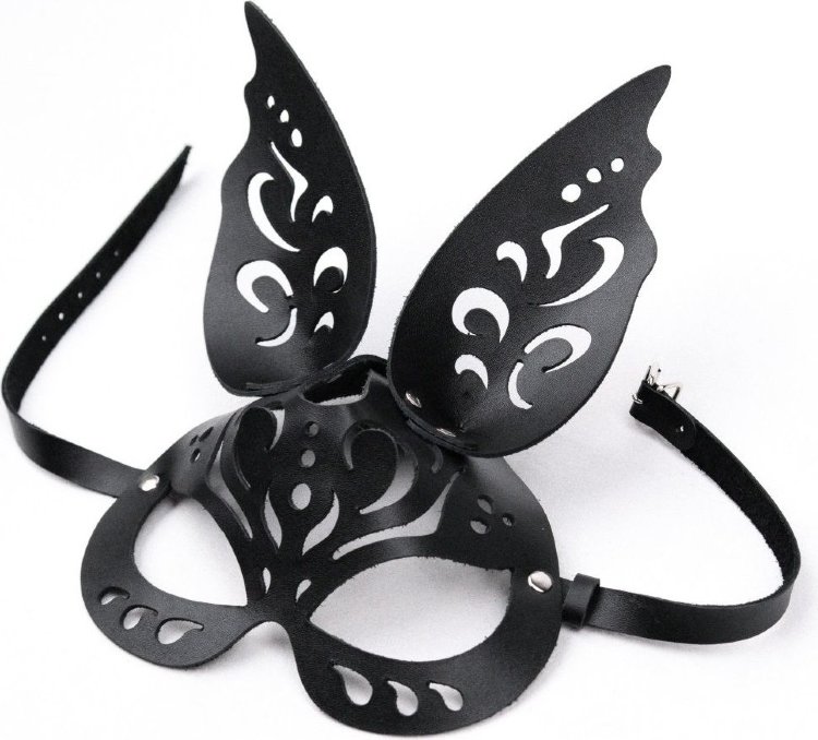 Черная ажурная маска Зайка с ушками