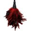 Кисточка с красно-чёрными пёрышками Frisky Feather Duster - 36 см.  Цена 2 670 руб. - Кисточка с красно-чёрными пёрышками Frisky Feather Duster - 36 см.