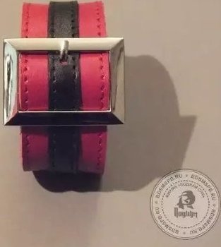 Красно-чёрный браслет с прямоугольной пряжкой