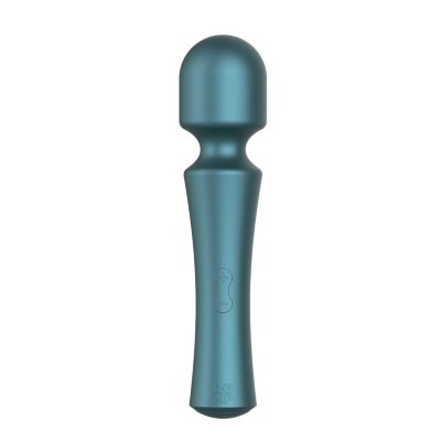 Зеленый wand-вибратор Romp Presto - 20 см. Длина: 2 см. Диаметр: 4.8 см. ROMP Presto — это беспроводной мини-вибратор типа Wand, который поистине творит волшебство. Благодаря 6 уровням интенсивности и 4 режимам мощных вибраций, эта игрушка вызывает самые яркие эмоции по мановению волшебной палочки. Гладкая и очень мягкая силиконовая головка обеспечивает разнообразную и интенсивную стимуляцию, идеально воздействующую как раз там, где нужно. Водонепроницаемый и перезаряжаемый ROMP Presto с функцией транспортной блокировки создан для удобства и незабываемого удовольствия в любых условиях, в том числе в воде. Для использования просто нанесите немного смазки на водной основе на головку вибратора и на кожу для максимального комфорта. Нажмите и удерживайте кнопку + в течение 3 секунд, чтобы активировать вибрацию. Мощный моторчик подарит до 70 минут удовольствия при полной зарядке до 130 минут. Страна: Китай. Материал: силикон. Батарейки: встроенный аккумулятор.