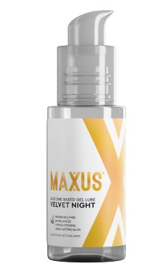 Лубрикант на силиконовой основе MAXUS Velvet Night - 50 мл.  Цена 3 066 руб. Эта смазка на основе силикона обеспечивает длительное скольжение без испарения или высыхания. Её шелковистая текстура усиливает удовольствие, уменьшая трение и обеспечивая плавное, естественное скольжение. В отличие от смазок на водной основе, она сохраняет эффективность даже во влажной среде, что делает её идеальной для длительных интимных контактов. Для всех видов секса Имитирует естественную смазку Безопасная формула Экстра длительное скольжение Приятно увлажняет кожу Совместим с презервативами Подходит для использования в воде Удобный тревел-формат с помпой. Страна: Нидерланды. Объем: 50 мл.