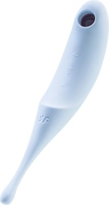 Голубой вакуум-волновой стимулятор клитора Satisfyer Twirling Pro  Цена 7 763 руб. Представляем новинку от Satisfyer – двусторонний Twirling Pro, сочетающий нежнейшую клиторальную стимуляцию и дразняще-вибрирующий наконечник. С одной стороны игрушки расположен раструб для клитора, создающий приятные воздушные волны по технологии Air Pulse. Twirling Pro обладает 11 режимами интенсивности, позволяющими наслаждаться постепенно нарастающим удовольствием от чувственных ласк до умопомрачительного оргазма. С другой стороны удлиненный кончик осуществляет циркуляционные точечные движения в различных паттернах вибрации, предлагая 12 режимов. Овальная форма упругого наконечника деликатно воздействует на все известные и еще неизвестные эрогенные зоны, обеспечивая легкие щекочущие ощущения или интенсивные прикосновения, которые откроют путь к неземному блаженству. Twirling Pro оснащен двумя мощными и надежными моторами, работающими независимо друг от друга. Продолговатая каплевидная форма игрушки удобно лежит в руке благодаря своим изгибам. Управление осуществляется тремя кнопками, расположенными на корпусе игрушки. Шелковистое силиконовое покрытие является фирменным знаком Satisfyer, приятным и нежным на ощупь. Twirling Pro создан для самых чувственных прикосновений даже в ванной или душе благодаря водонепроницаемости IPX7. Вы можете погрузить игрушку под воду до 30 минут. Для максимального удовольствия и сохранения материала в наилучшем состоянии рекомендуется использовать качественную смазку на водной основе. После использования не забудьте очистить стимулятор теплой водой с использованием специальных бактерицидных спреев для интимных товаров. Особенности: -Вибрирующий наконечник для точечной стимуляции эрогенных зон и раструб с воздушной пульсацией для клитора. -Простое управление двумя отдельными моторами с помощью кнопок. -12 режимов вибрации и 11 режимов волновой стимуляции. -Сочный красный цвет и шелковистый, эластичный силикон без запаха, аллергенов и вредных веществ для здоровья. -100% водонепроницаемость - IPX7. -Время работы составляет 60 минут. -Перезаряжаемый с помощью магнитного USB-кабеля, время зарядки - 240 минут. Страна: Германия. Материал: силикон. Батарейки: встроенный аккумулятор.