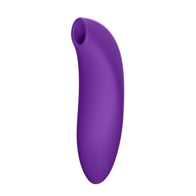 Фиолетовый бесконтактный клиторальный стимулятор We-Vibe Melt 2 Длина: 13.8 см. Диаметр: 4.3 см. Melt 2 усиливает ощущения в паре благодаря нежным, но интенсивным воздушным вибрациям, обеспечивающим полное погружение в удовольствие. Легко проскальзывая между партнерами, он стимулирует клитор пульсирующими сосательными и массажными движениями, благодаря технологии Pleasure Air. Также в арсенале игрушки есть функция Smart Silence, которая автоматически прекращает стимуляцию, когда не соприкасается с кожей. Это сводит шум к минимуму и экономит заряд. А технология Travel Lock создана для блокировки включения, чтобы избежать неловких ситуаций в путешествии.12 режимов интенсивности и 6 моделей вибрации переключаются кнопками на корпусе, а также в фирменном приложении We-Vibe. Управляйте игрушкой со смартфона, даже если партнер за сотни километров от вас. Melt 2 выполнен из мягкого шелковистого силикона, который безопасен для кожи. Его корпус полностью водонепроницаем, и подходит для игр в ванной, душе или бассейне. Страна: Китай. Материал: силикон. Батарейки: встроенный аккумулятор.