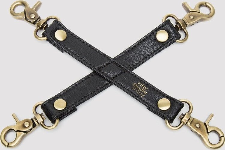 Черный фиксатор для манжет Bound to You Faux Leather Hogtie