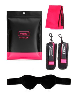 Черно-розовый эротический набор: маска, наручники и повязка Черно-розовый эротический набор: маска, наручники и повязка. Устройте незабываемый вечер! В комплекте: маска, наручники и повязка. Страна: Китай. Материал: текстиль.