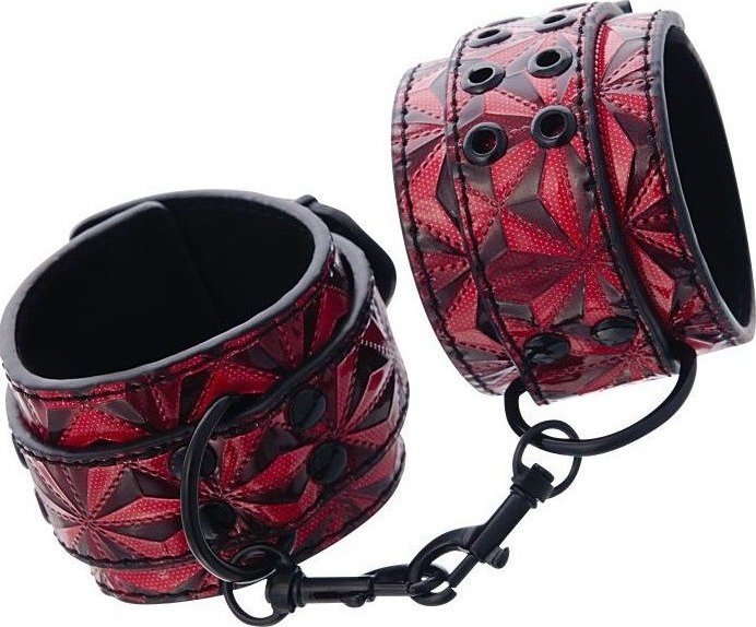 Оковы на ноги из материала с 3d-эффектом