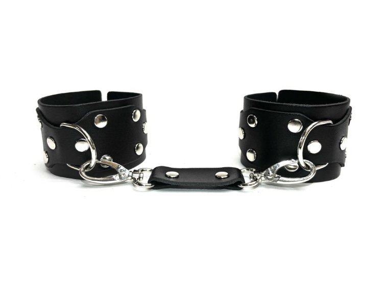 Черные кожаные наручники Sex Game