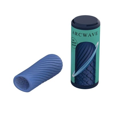 Синий двусторонний мастурбатор Arcwave Ghost Pocket Stroker Длина: 1 см. Диаметр: 4 см. Arcwave Ghost Pocket Stroker — это компактный, удобный и сбалансированный мастурбатор, разработанный для того, чтобы доставлять ни с чем не сравнимое удовольствие, попадая точно в цель. Мастурбатор имеет 2 структуры, чтобы поменять ее, достаточно просто вывернуть его наизнанку. Поддерживать свежесть и чистоту мастурбатора совсем несложно. Силиконовая поверхность Arcwave CleanTech очень гладкая и легко чистится! Силикон CleanTech является гипоаллергенным, медицинским и устойчивым к ультрафиолетовому излучению, что делает его более гигиеничным и долговечным, чем обычные силиконы, представленные на рынке. Arcwave Ghost Pocket Stroker идеально помещается на ладони, позволяя контролировать оргазм одной рукой. Благодаря тонкому дизайну его можно хранить незаметным или носить с собой для быстрого доступа в любое время. Внутренний диаметр - 3,3 см. Страна: Китай. Материал: силикон.