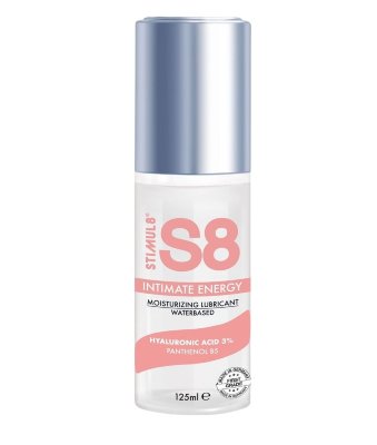 Лубрикант на водной основе S8 Intimate Energy с гиалуроновой кислотой - 125 мл.  Цена 4 582 руб. Обогащённая 3% гиалуроновой кислотой, эта премиальная формула обеспечивает глубокое увлажнение, сохраняя вашу кожу эластичной и питательной во время интимных моментов. Добавление витамина B5 (пантенола) поддерживает естественный барьер кожи, предотвращая потерю влаги и обеспечивая успокаивающий комфорт, особенно для чувствительных или сухих зон. Лубрикант не содержит вредных добавок и дарит естественные ощущения, обеспечивая гладкость и отсутствие трения. S8 Intimate Energy, соответствующий строгим европейским стандартам, ваш надёжный выбор для безопасной, приятной и комфортной интимной близости. Поднимите свои интимные моменты на новый уровень с помощью этой роскошной формулы, заботящейся о вашей коже. вода, глицерин, гидроксиэтилцеллюлоза, феноксиэтанол, этилгексилглицерин, гиалуронат натрия, пантенол. Страна: Германия. Объем: 125 мл.