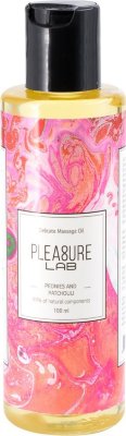 Массажное масло Pleasure Lab Delicate с ароматом пиона и пачули - 100 мл.  Цена 757 руб. Delicate Massage Oil (пионы) с эфирным маслом-афродизиаком (пачули) умиротворяет, а также обладает легким, но чувственным шлейфом летних цветов с мускусными нотками. Способ применения: аккуратно нанесите масло на свои ладони и медленно продвигайтесь массирующими движениями от ступней к спине и плечам партнера. Масло обеспечит легкое скольжение рук во время массажа, а воздействие на эрогенные зоны тела принесет максимальное расслабление и удовольствие. Подходит для самомассажа. аккуратно нанесите масло на свои ладони и медленно продвигайтесь массирующими движениями от ступней к спине и плечам партнера. миндальное масло, оливковое масло, масло виноградных косточек, масло персиковых косточек, парфюмерная композиция, эфирное масло пачули, СК-СО2 экстракты (розмарин, алоэ-вера, яблока, винограда, эхинацеи, лопуха), натуральный антиоксидант (токоферол (смесь), бета-ситостерол, сквален), витамин Е. Страна: Россия. Объем: 100 мл.