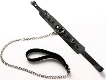 Черный ошейник с шипами и поводком