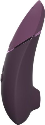 Фиолетовый бесконтактный клиторальный стимулятор Womanizer Next Длина: 17 см. Next – это новый флагманский продукт Womanizer премиум-класса. Стимулятор включает весь опыт бренда по созданию секс-устройств при этом совершенствуя уже имеющиеся технологии. Технология воздушной стимуляции Pleasure Air улучшена с помощью функции Climax Control, которая меняет глубину воздушных волн для более насыщенных ощущений. В Next предусмотрены 3 уровня регулирования Climax Control и 14 уровней интенсивности для Pleasure Air. Все режимы переключаются кнопками на корпусе. Также отличие модели Next – это практически бесшумный мотор. Не отвлекаетесь, а просто наслаждайтесь. 120 минут заряда обеспечивают 120 минут непрерывной работы. А для экономии энергии устройство оснащено функцией Smart Silence, которая включает стимулятор только при контакте с кожей. 100% водонепроницаемый, он идеально подходит для подводных приключений в ванне или душе. Страна: Китай. Материал: силикон. Батарейки: встроенный аккумулятор.