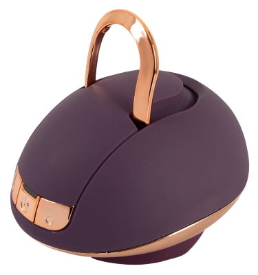 Фиолетовый вращающийся массажёр для вульвы Rotating Vulva Massager  Цена 20 102 руб. Длина: 9.9 см. Вращающийся массажер для вульвы от Belou - это маленький, изящный вибратор с практичным кольцом для фиксации, который можно с удовольствием включить в любую сольную или любовную игру. Его центральный вибрирующий шарик и 5 массажных шариков, вращающихся вокруг него, выполнены из шелковисто-мягкого силикона и с удовольствием ласкают каждую горячую точку - особенно вульву и клитор. Изысканный вибратор удобно лежит в руке, им легко управлять во время массажа по всему телу. Не менее двух мощных моторчиков обеспечивают 10 режимов вибрации в центральном мягком лежачем шарике и 9 режимов вращения массажных шариков. Шарики вращаются под шелковистым силиконом с 3 скоростями вправо или влево, а также комбинированно вправо/влево. Режимы вибрации и вращения регулируются по отдельности нажатием кнопки прямо на игрушке. Даже в ванной и душе, ведь массажер водонепроницаем. Страна: Китай. Материал: анодированный пластик, силикон. Батарейки: встроенный аккумулятор.