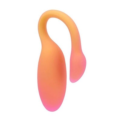 Оранжевый вибратор Flamingo Max Длина: 11 см. Диаметр: 3.2 см. Smart-вибратор Magic Flamingo Max от бренда Magic Motion – универсальное устройство, которое сочетает функции тренажёра Кегеля и вибратора. Тренируйтесь в приложении по программе и получайте обратную связь. Этот продуманный девайс станет вашим надежным помощником в укреплении мышц тазового дна. Magic Flamingo Max оснащен регулируемыми вибрациями и функцией мягкого сжатия, которая помогает контролировать интенсивность стимуляции за счет давления на саму игрушку. А с помощью функции Chat Control синхронизируйте устройство партнера с вашим и наслаждайтесь вибрациями вместе, где бы вы не находились. Вибратор подключается к смартфону с помощью приложения Magic Motion, которое раздвигает границы управления игрушкой. Выбирайте режимы стимуляции или создавайте индивидуальные сценарии, а также передавайте управление удовольствием партнёру. Flamingo Max выполнен из мягкого, приятного на ощупь силикона безопасного для кожи человека. Гладкая поверхность и яркий цвет подчеркивает современность устройства. Страна: Китай. Материал: силикон. Батарейки: встроенный аккумулятор.