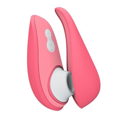 Розовый бесконтактный клиторальный стимулятор Womanizer Liberty 2 Длина: 1 см. Дамы, будьте готовы к взлету: стильное покрытие и восемь уровней стимуляции, Liberty гарантирует удовольствие в любой точке планеты! Запатентованная технология Pleasure Air обеспечивает бесшумную работу: приятное всасывание и нежные массирующие воздушные волны приводят к совершенно новому типу оргазма. Расслабьтесь и наслаждайтесь волнами удовольствия. Новое покрытие добавляет умопомрачительные впечатления к каждому приключению, которое вы только можете себе представить. Оно также гарантирует гигиеническое хранение. Каждый оргазм уникален. Восемь различных уровней интенсивности гарантируют идеальные ощущения с каждым использованием. А функция блокировки перемещения избавит от случайного включения вибратора при перевозке. Womanizer Liberty 2 100% водонепроницаем. Расслабьтесь в душе и возьмите его с собой. Один заряд (60 минут) обеспечивает 120 минут нон-стоп удовольствия. В комплекте магнитный контактный USB-шнур для зарядки. Страна: Китай. Материал: силикон. Батарейки: встроенный аккумулятор.
