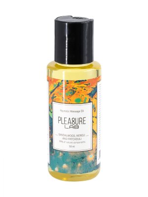 Массажное масло Pleasure Lab Hypnotic с ароматом сандала, нероли и пачули - 50 мл. Hypnotic Massage Oil с эфирными маслами-афродизиаками (сандал, нероли и пачули) опьяняет ароматом пряностей с легкими древесными оттенками и создает волнующую атмосферу. Способ применения: аккуратно нанесите масло на свои ладони и медленно продвигайтесь массирующими движениями от ступней к спине и плечам партнера. Масло обеспечит легкое скольжение рук во время массажа, а воздействие на эрогенные зоны тела принесет максимальное расслабление и удовольствие. Подходит для самомассажа. аккуратно нанесите масло на свои ладони и медленно продвигайтесь массирующими движениями от ступней к спине и плечам партнера. миндальное масло, оливковое масло, масло виноградных косточек, масло персиковых косточек, эфирное масло апельсина, эфирное масло сандала, эфирное масло иланг-иланг, эфирное масло пачули, СК-СО2 экстракты (розмарин, алоэ-вера, яблоко, виноград, эхинацея, лопух), натуральный антиоксидант (токоферол (смесь), бета-ситостерол, сквален), витамин Е. Страна: Россия. Объем: 50 мл.