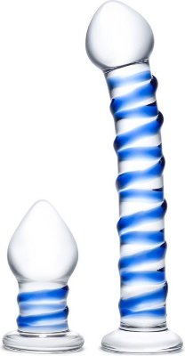 Набор из 2 стеклянных игрушек с синей спиралью Swirly Dildo Buttplug Set  Цена 10 468 руб. Испытайте непревзойденную двойную стимуляцию с набором, который включает в себя изогнутый фаллоимитатор для стимуляции точки G и удобную анальную пробку для подготовки к анальному сексу и доп.стимуляции. Этот чувственный союз двух прекрасных стеклянных игрушек, которые можно нагревать или охлаждать для дополнительных ощущений станет отличным поводом изучить свое тело и его чувственность. Рабочая длина длинного стимулятора - 17,8 см., диаметр - 3,7 см. Рабочая длина короткого стимулятора - 7 см., диаметр - 3,8 см. Страна: США. Материал: стекло.