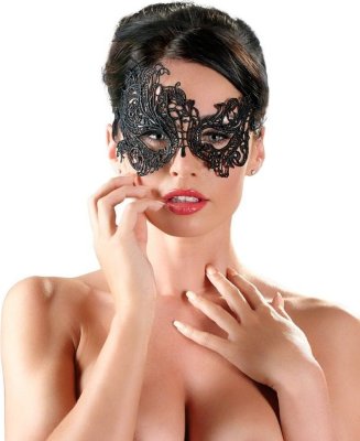 Асимметричная ажурная маска на глаза  Цена 1 228 руб. Великолепная черная маска из тонкой затейливой вышивки. С отверстиями для глаз. Кружевная лента завязывается на затылке. Страна: Китай. Материал: 100% полиэстер.