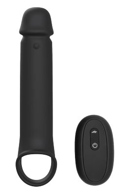 Черная насадка-удлинитель с вибрацией Vibrating Extender With Remote Длина: 24 см. Диаметр: 4.4 см. Благодаря вибратору, встроенному в кончик, этот удлинитель сочетает в себе размер и захватывающие вибрации. Управлять им легко с помощью беспроводного пульта дистанционного управления или кнопки. Отлично подходит для управления без помощи рук и максимальной свободы. Количество вибраций: 3 скорости и 7 ритмов. Изготовленный из безопасного для тела силикона, рукав гибкий и удобный для ношения. Страна: Китай. Материал: силикон. Батарейки: встроенный аккумулятор.