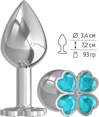 Средняя серебристая анальная втулка с клевером из голубых кристаллов - 8,5 см.  Цена 2 809 руб. Длина: 8.5 см. Диаметр: 3.4 см. Широкое основание пробки гарантирует безопасное использование. Идеально гладкая поверхность не доставит никакого дискомфорта. Искрящиеся кристаллы заслуживают особого внимания — они помогут избавиться от малейшего стеснения. Благодаря продуманной форме и качественным материалом ее использование принесет только удовольствие. Рабочая длина - 7,2 см. Вес - 93 гр. Страна: Россия. Материал: металл.