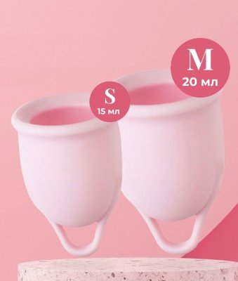 Набор из 2 розовых менструальных чаш Aura Hot Planet Aura — менструальная чаша из мягкого медицинского силикона, гигиеничного и безопасного для здоровья. Чаша удобно размещается внутри и не вызывает никакого дискомфорта. Она абсолютно незаметна под любым бельем и совсем не ощущается. С Aura вы можете заниматься спортом, плаванием, посещением спа и не бояться протеканий. В отличие от одноразовых средств гигиены, менструальная чаша не впитывает выделения, а собирает их. Благодаря этому она безвредна для естественной микрофлоры и подходит для многоразового использования. При помощи удобной петельки можно легко извлечь чашу после использования. Помимо удобства, менструальная чаша экологична и помогает экономить деньги, ведь при правильном уходе она служит годами, избавляя от необходимости покупать тампоны и прокладки. Менструальная чаша — единственное средство женской гигиены, которое позволяет отслеживать объемы кровопотери. Средняя кровопотеря в сутки составляет 50-70 мл (в норме до 80 мл), а кровопотеря за один менструальный цикл — не более 250 мл. Зная объем менструальной чаши, можно легко сравнить объемы потерянной крови с нормой и держать свое здоровье под контролем. Объем чаш - 15 и 20 мл. Страна: Китай. Материал: силикон.