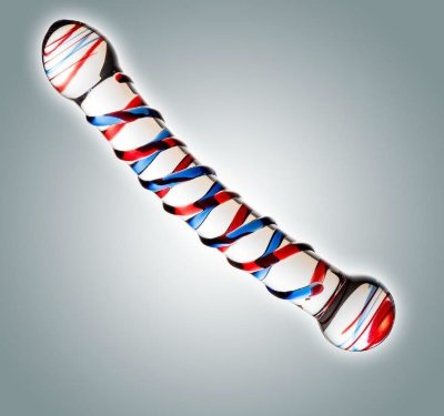 Прозрачный фаллоимитатор со спиралевидным рисунком - 20 см.  Цена 2 823 руб. Длина: 2 см. Диаметр: 3.3 см. Анально-вагинальный стимулятор дугообразной формы , прозрачный, с разноцветной спиралью по всей длине , абсолютно безопасный и надежный материал, не вызывающий аллергии. Разноцветный и очень красивый, с рельефной структурой для дополнительной стимуляции и новых ярких ощущений. Выраженные головки, с одной стороны каплевидная, с другой круглая. Практичен и прост в уходе. Легко нагревается и охлаждается. Предназначен для вагинальной и анальной стимуляции. Минимальный диаметр - 2,5 см. Страна: Китай. Материал: стекло.