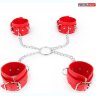 Комплект красных наручников и оков на металлических креплениях с кольцом