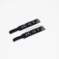 Черные кожаные наручники с регулируемыми ремешками