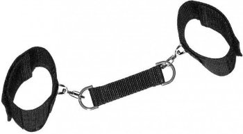 Черные наручники на липучках с креплением на карабинах