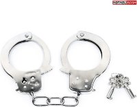 Серебристые металлические наручники на сцепке с ключиками